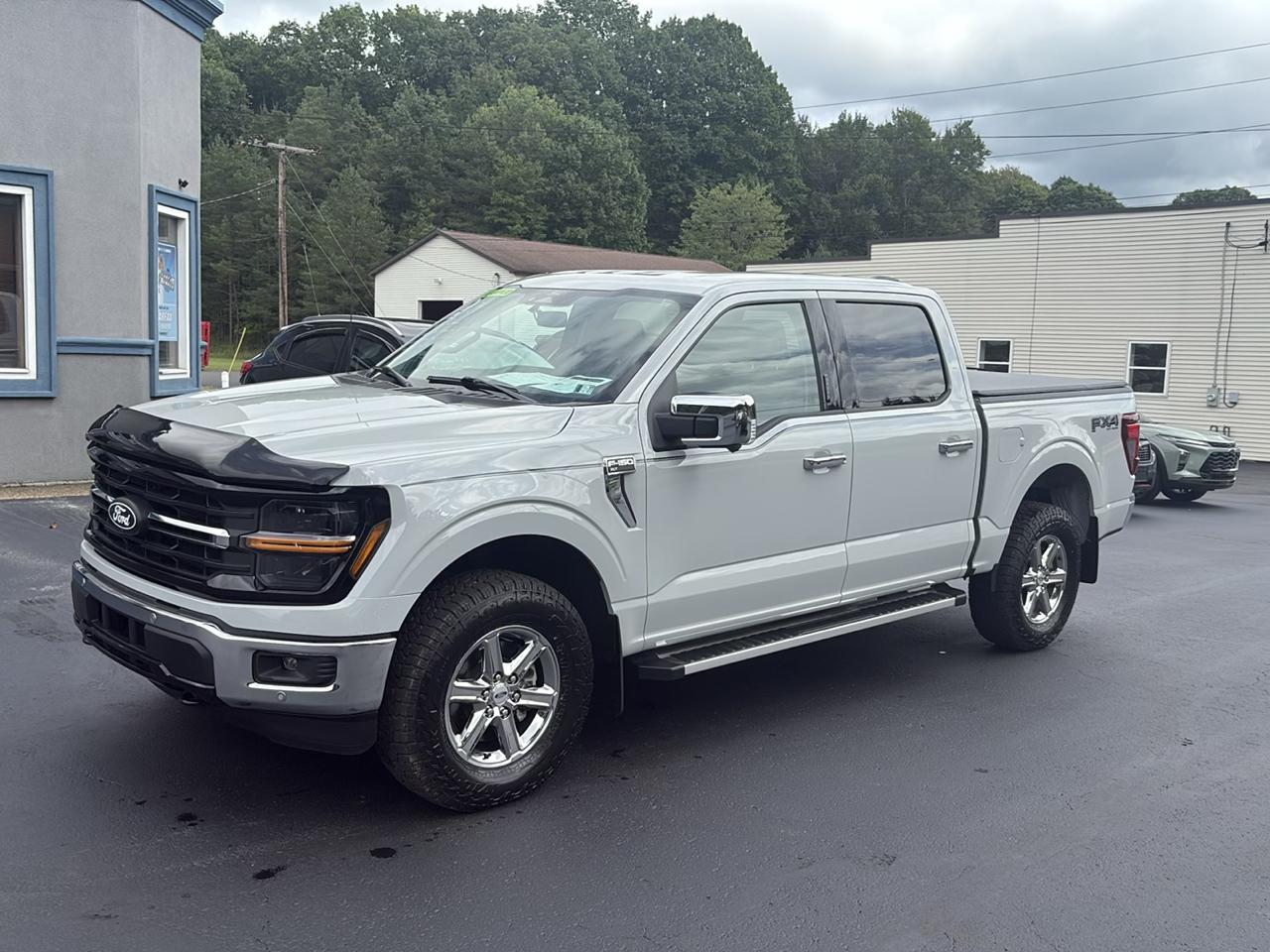 Ford F-150 4WD SuperCrew 145" XLT 2024