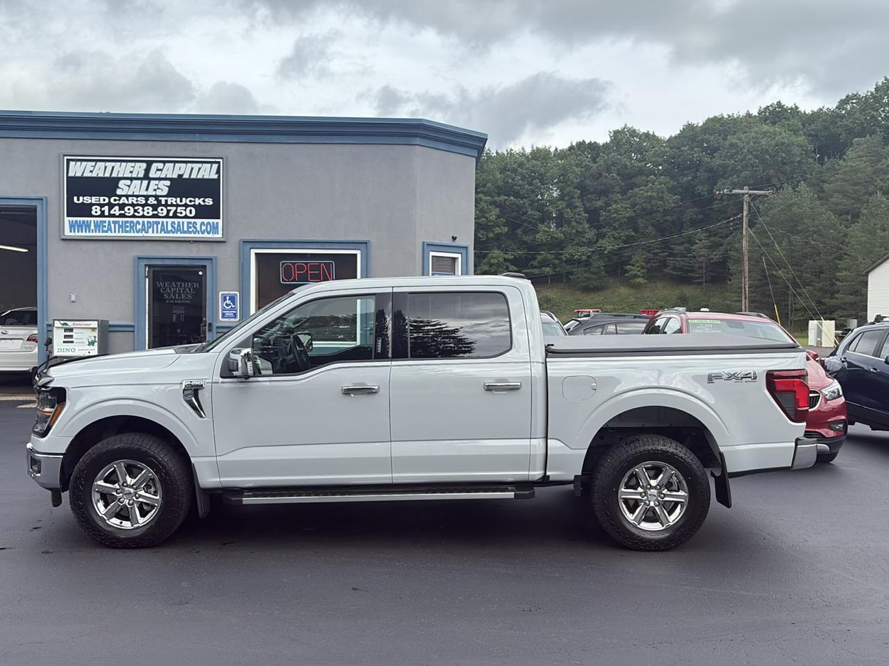 Ford F-150 4WD SuperCrew 145" XLT 2024