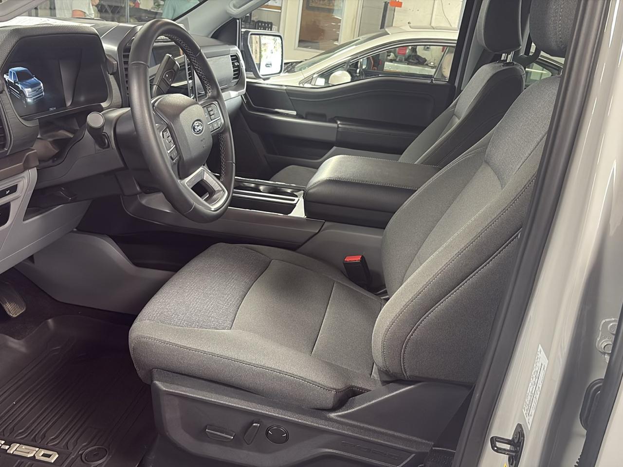 Ford F-150 4WD SuperCrew 145" XLT 2024