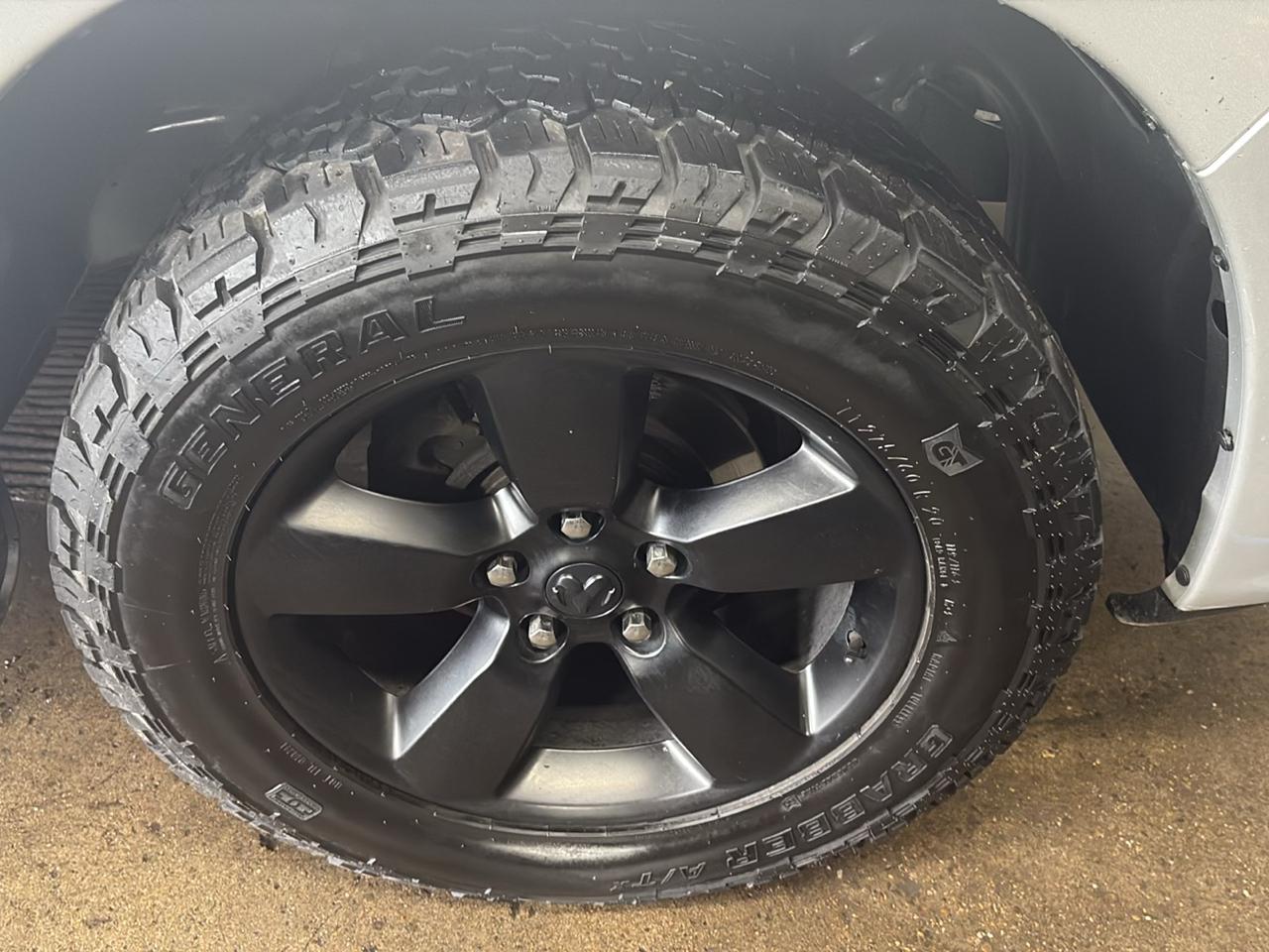 RAM 1500 Classic Express 4x4 Quad Cab 6'4" Box 2019