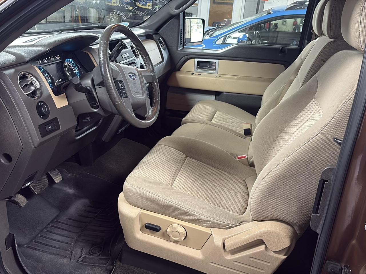 Ford F-150 4WD SuperCab 145" Lariat 2011