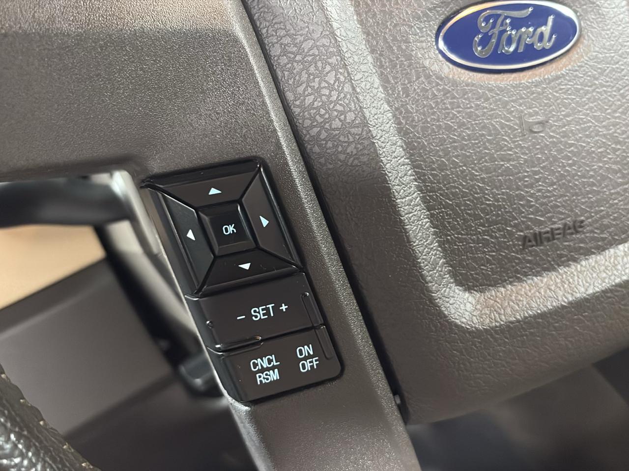Ford F-150 4WD SuperCab 145" Lariat 2011