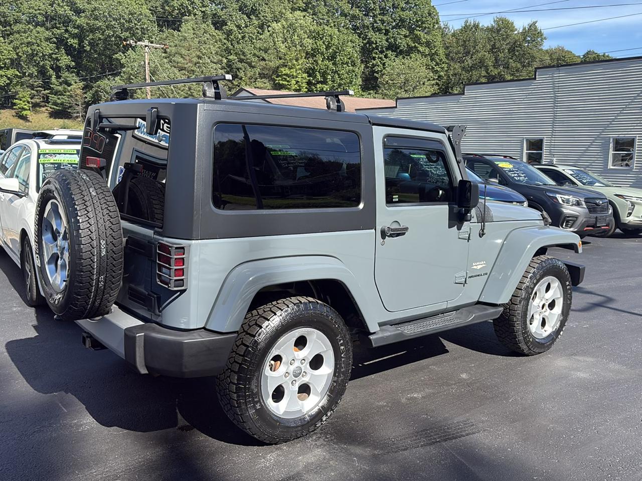 Jeep Wrangler 4WD 2dr Sahara 2014