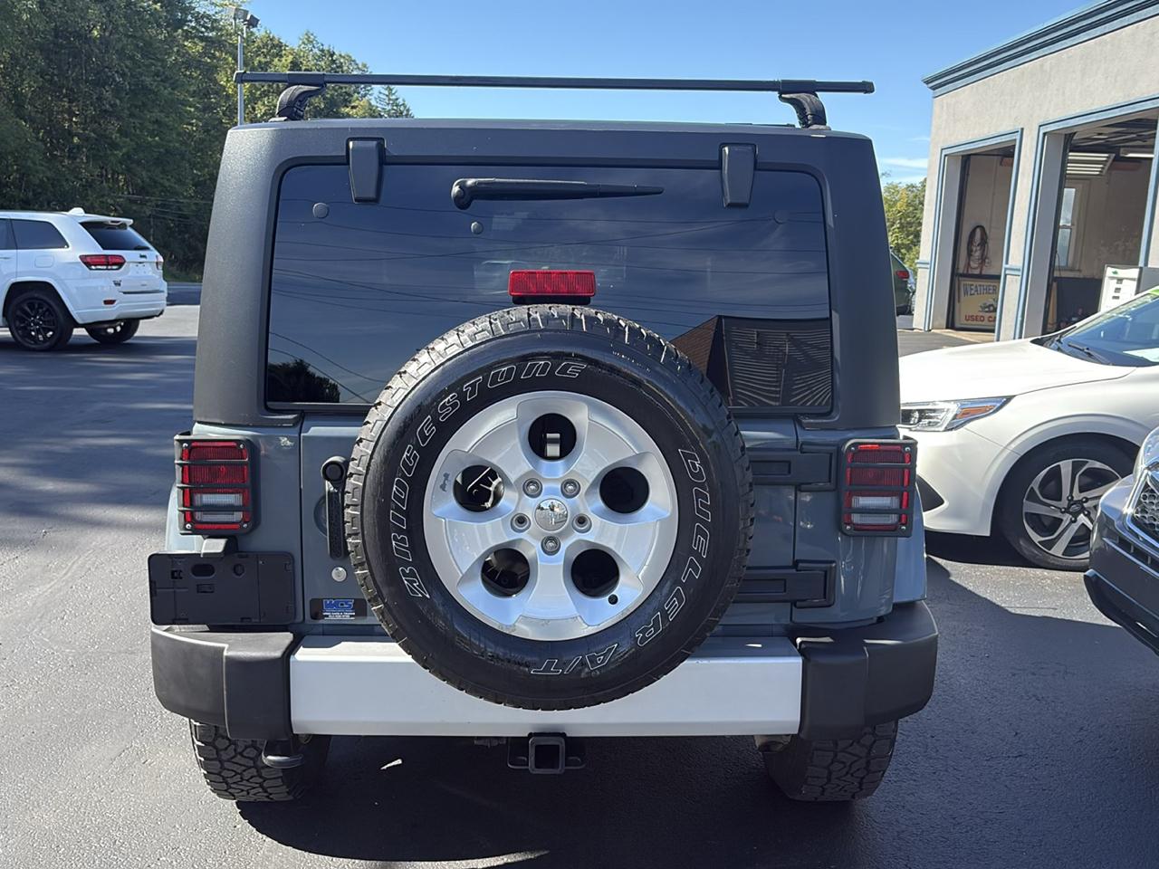 Jeep Wrangler 4WD 2dr Sahara 2014