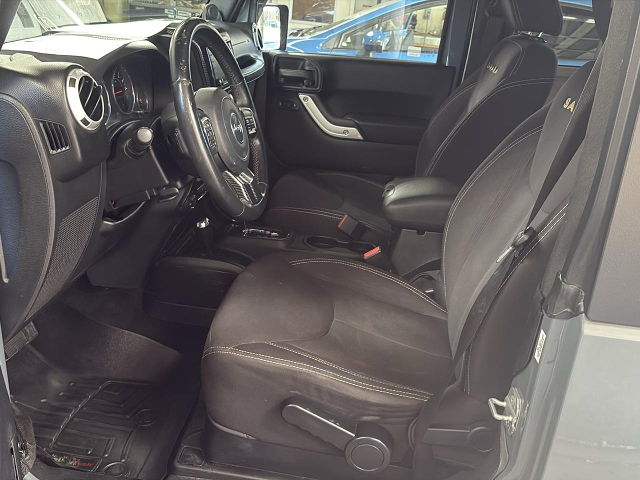 Jeep Wrangler 4WD 2dr Sahara 2014