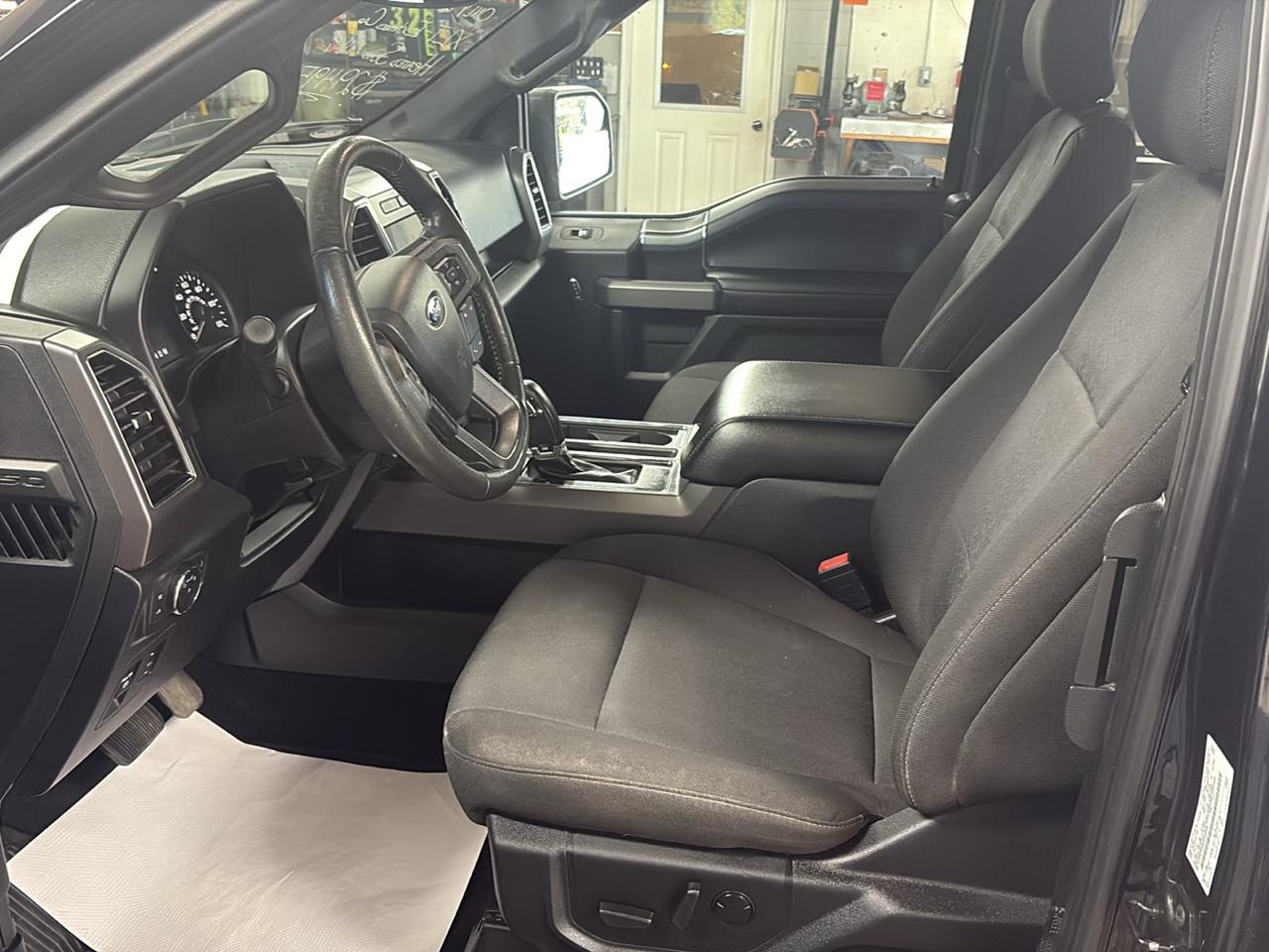 Ford F-150 4WD SuperCab 145" XLT 2019
