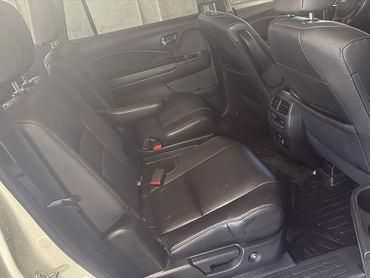 Honda Pilot Touring 7-Passenger AWD 2020