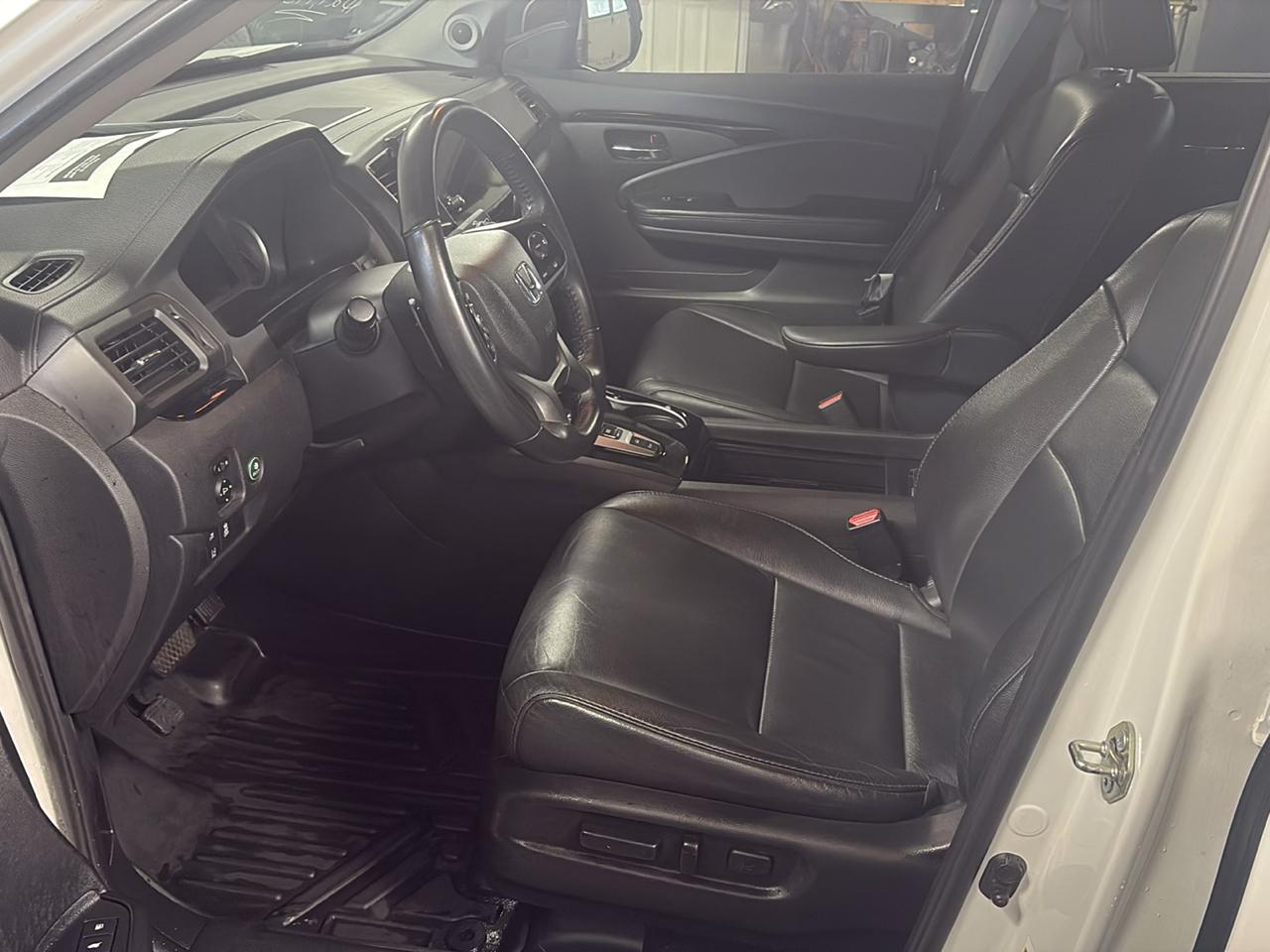 Honda Pilot Touring 7-Passenger AWD 2020