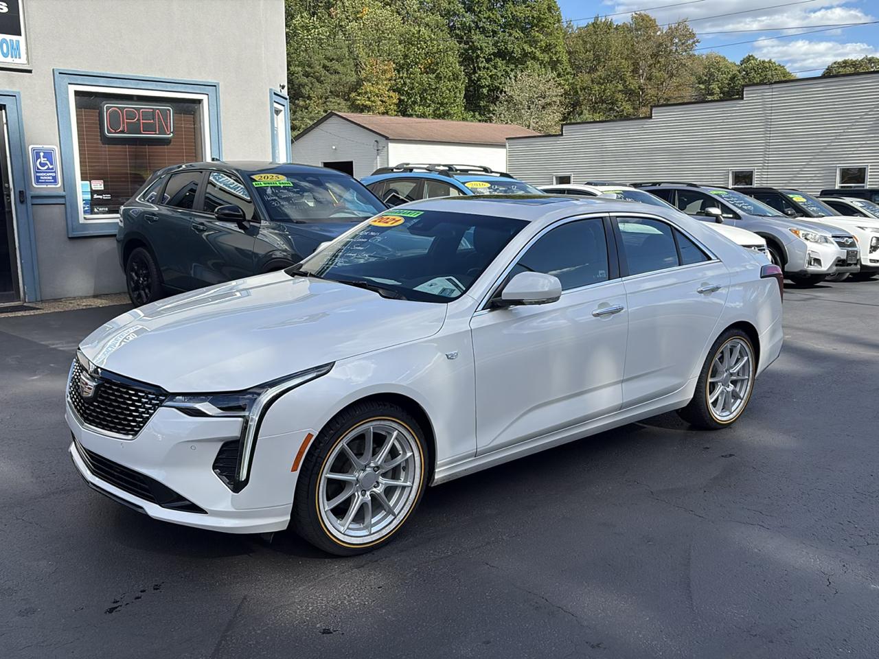 Cadillac CT4 4dr Sdn Premium Luxury 2021