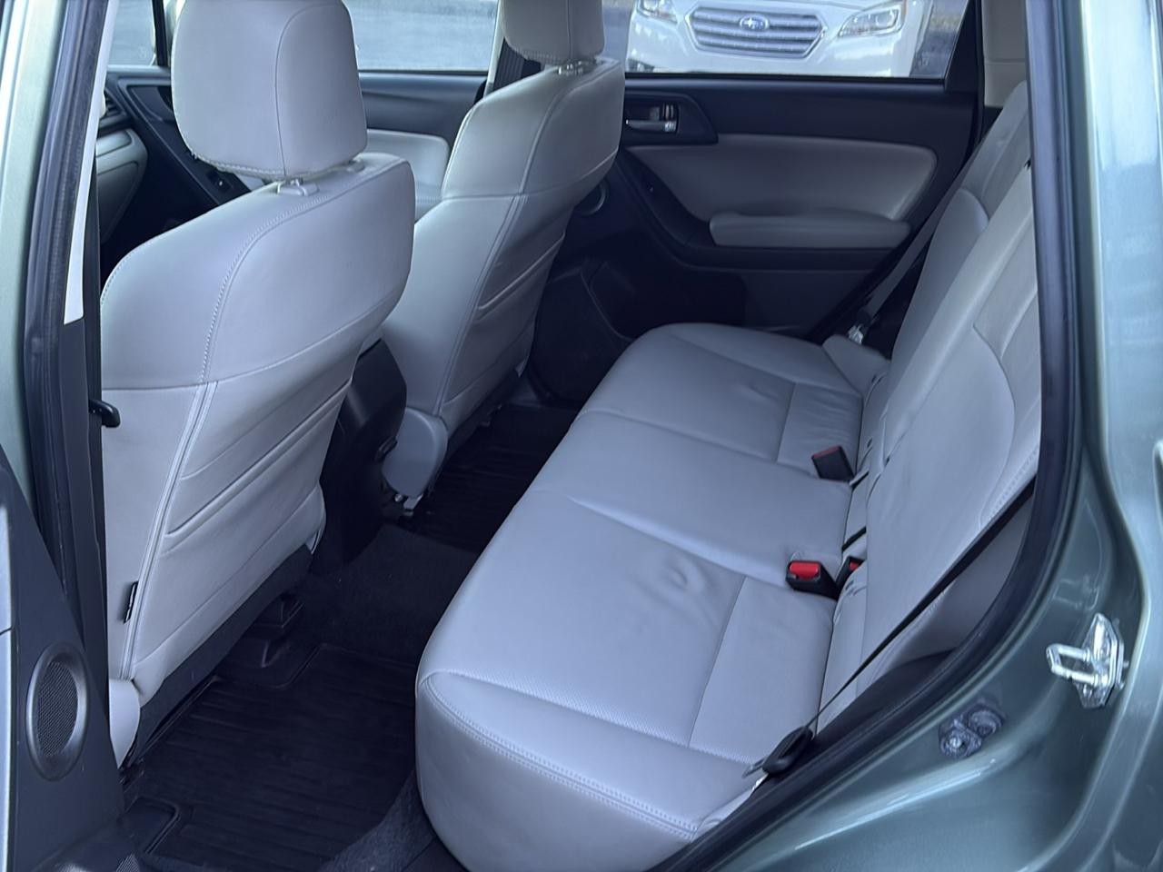 Subaru Forester 4dr Auto 2.5i Touring PZEV 2014