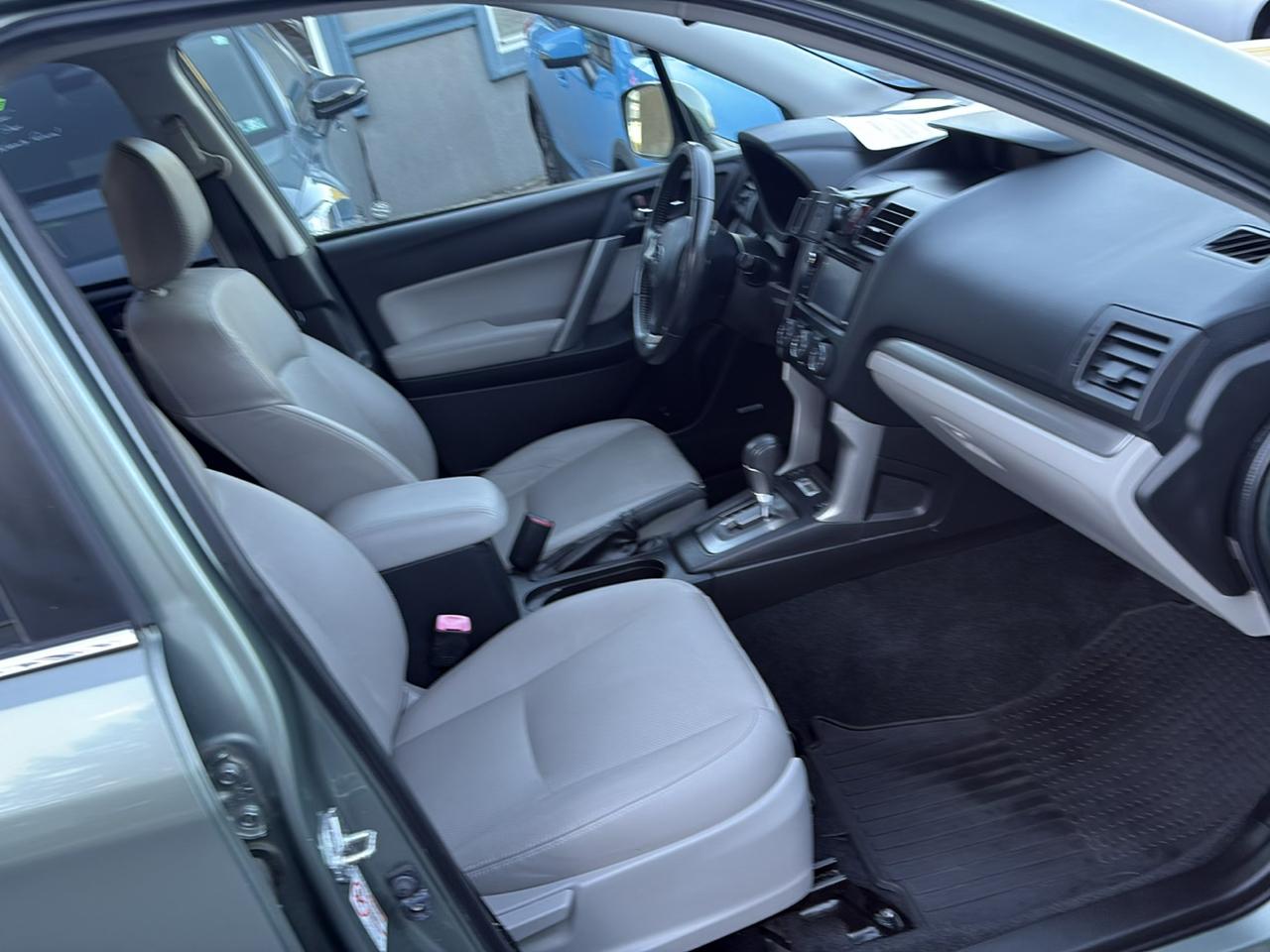 Subaru Forester 4dr Auto 2.5i Touring PZEV 2014