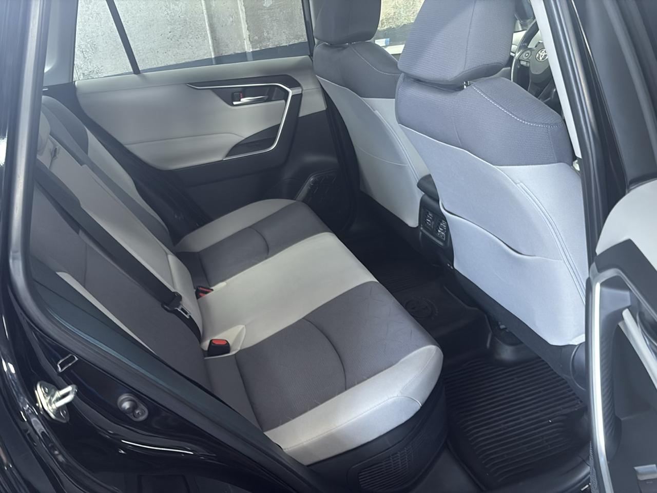 Toyota RAV4 Hybrid XLE AWD (Natl) 2023