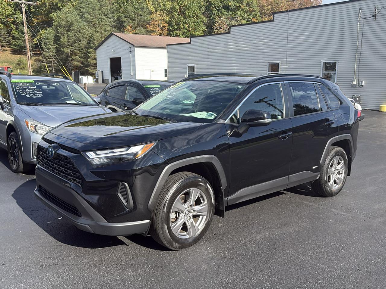 Toyota RAV4 Hybrid XLE AWD (Natl) 2023