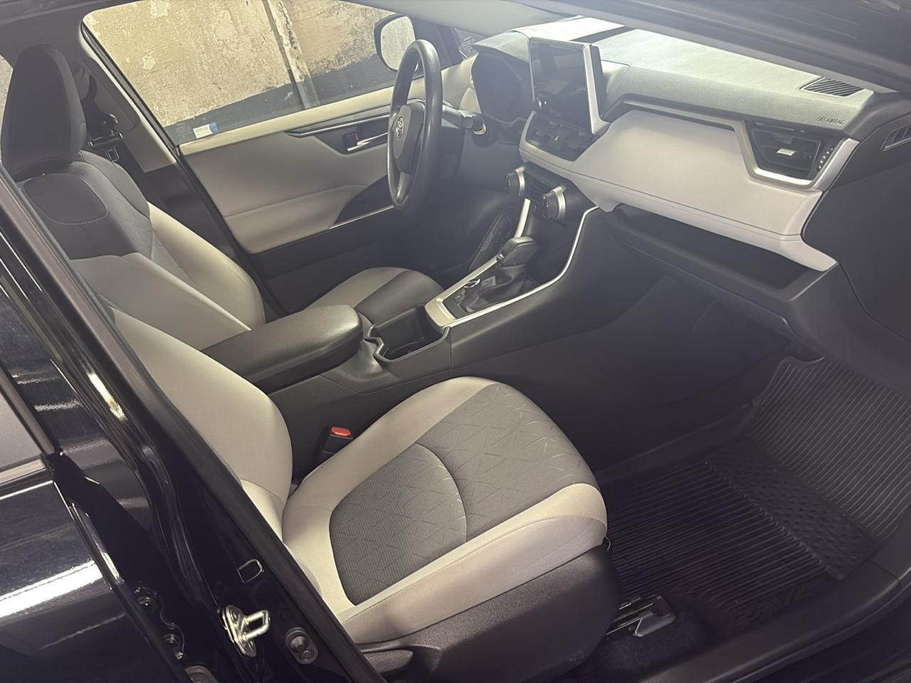 Toyota RAV4 Hybrid XLE AWD (Natl) 2023