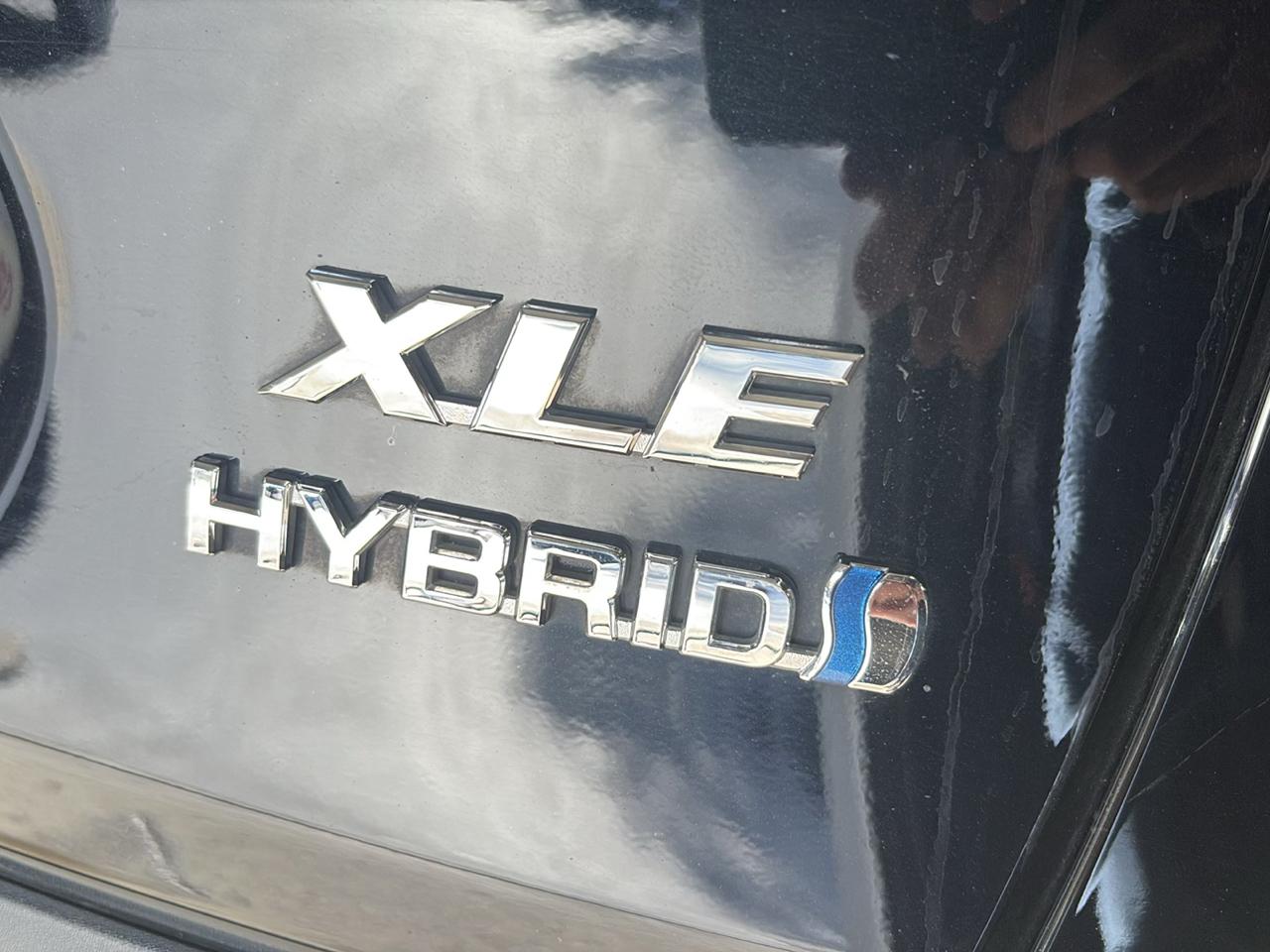 Toyota RAV4 Hybrid XLE AWD (Natl) 2023