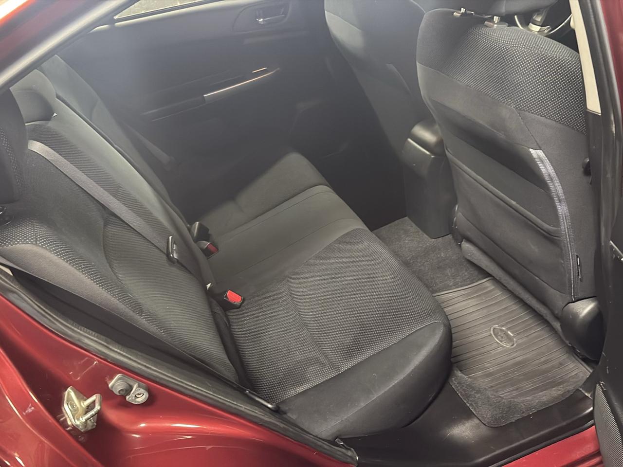 Subaru Impreza Sedan 4dr CVT 2.0i Premium 2015