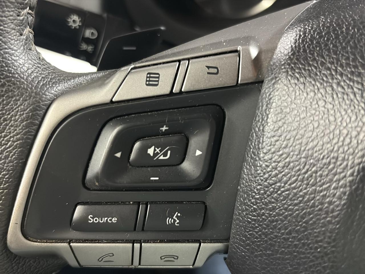 Subaru Impreza Sedan 4dr CVT 2.0i Premium 2015