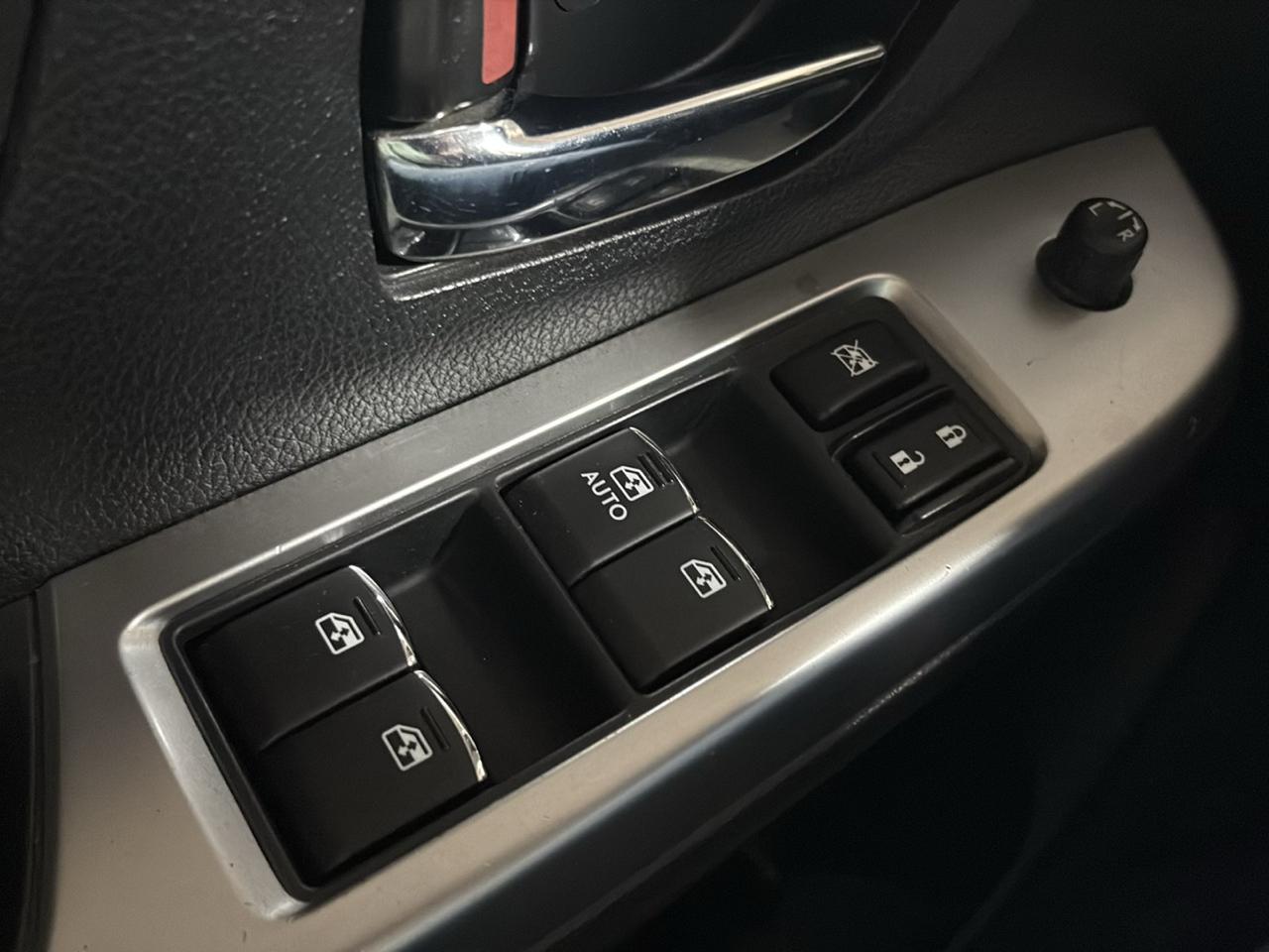 Subaru Impreza Sedan 4dr CVT 2.0i Premium 2015