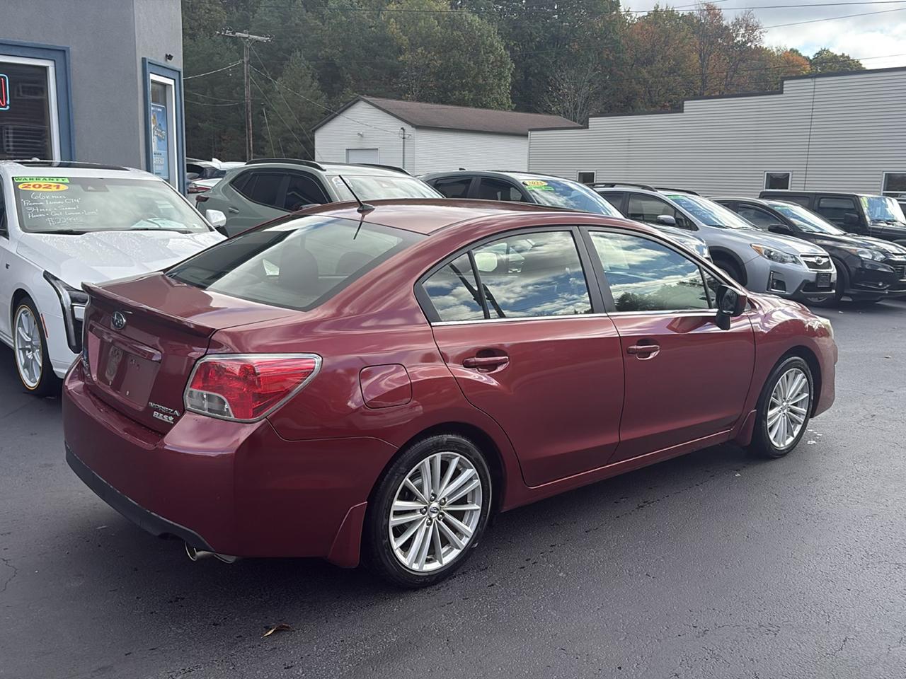 Subaru Impreza Sedan 4dr CVT 2.0i Premium 2015
