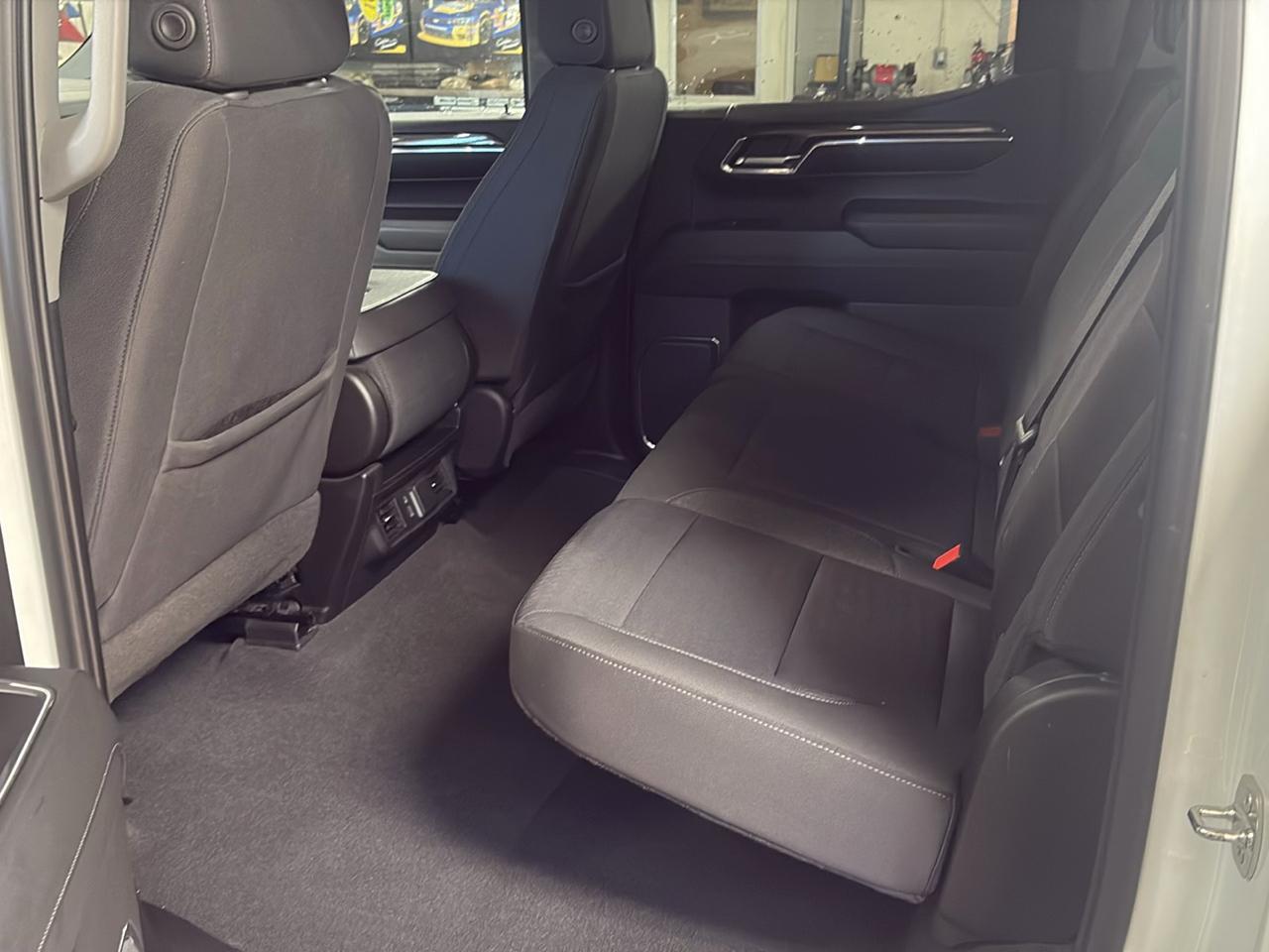 Chevrolet Silverado 1500 4WD Crew Cab 147" LT w/2FL 2024