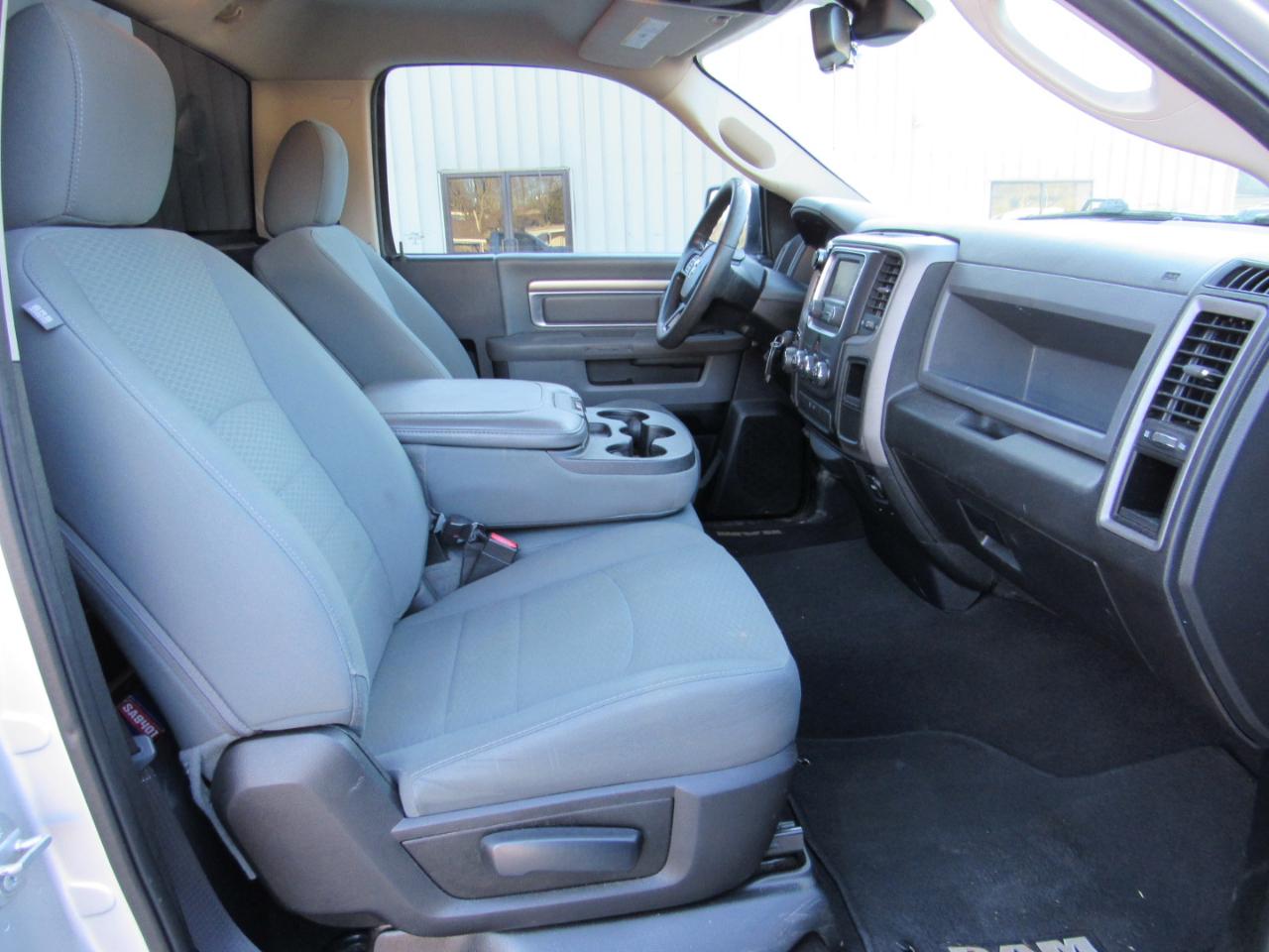 RAM 1500 Tradesman Regular Cab SWB 2WD 2016