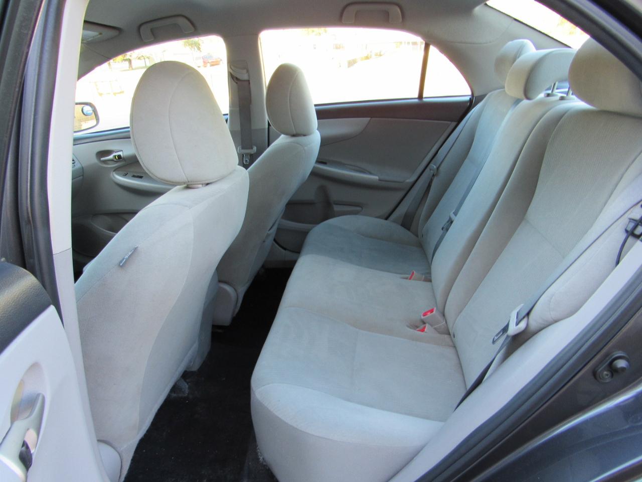 Toyota Corolla LE 2013