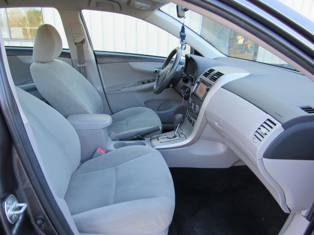 Toyota Corolla LE 2013