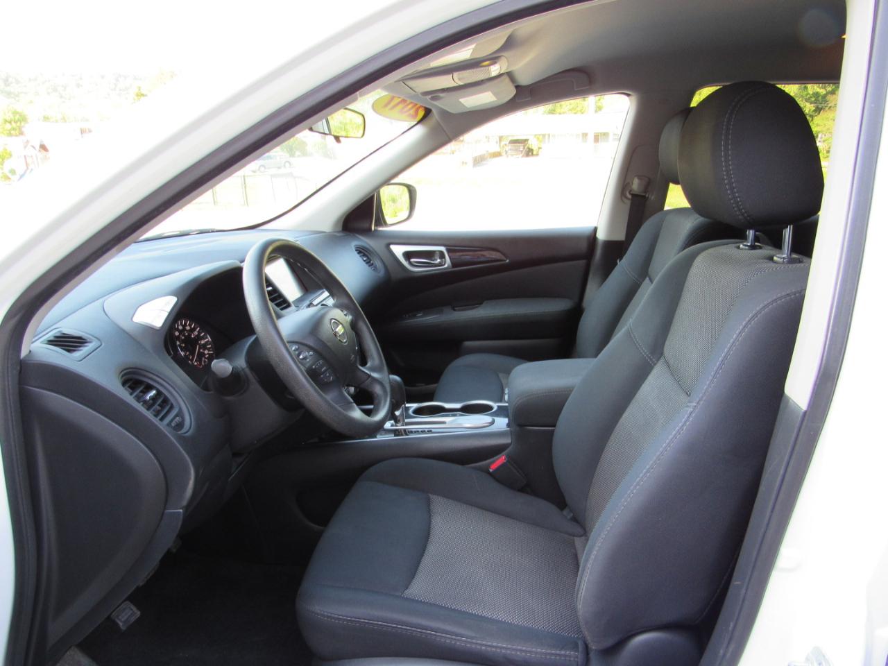 Nissan Pathfinder FWD S 2017