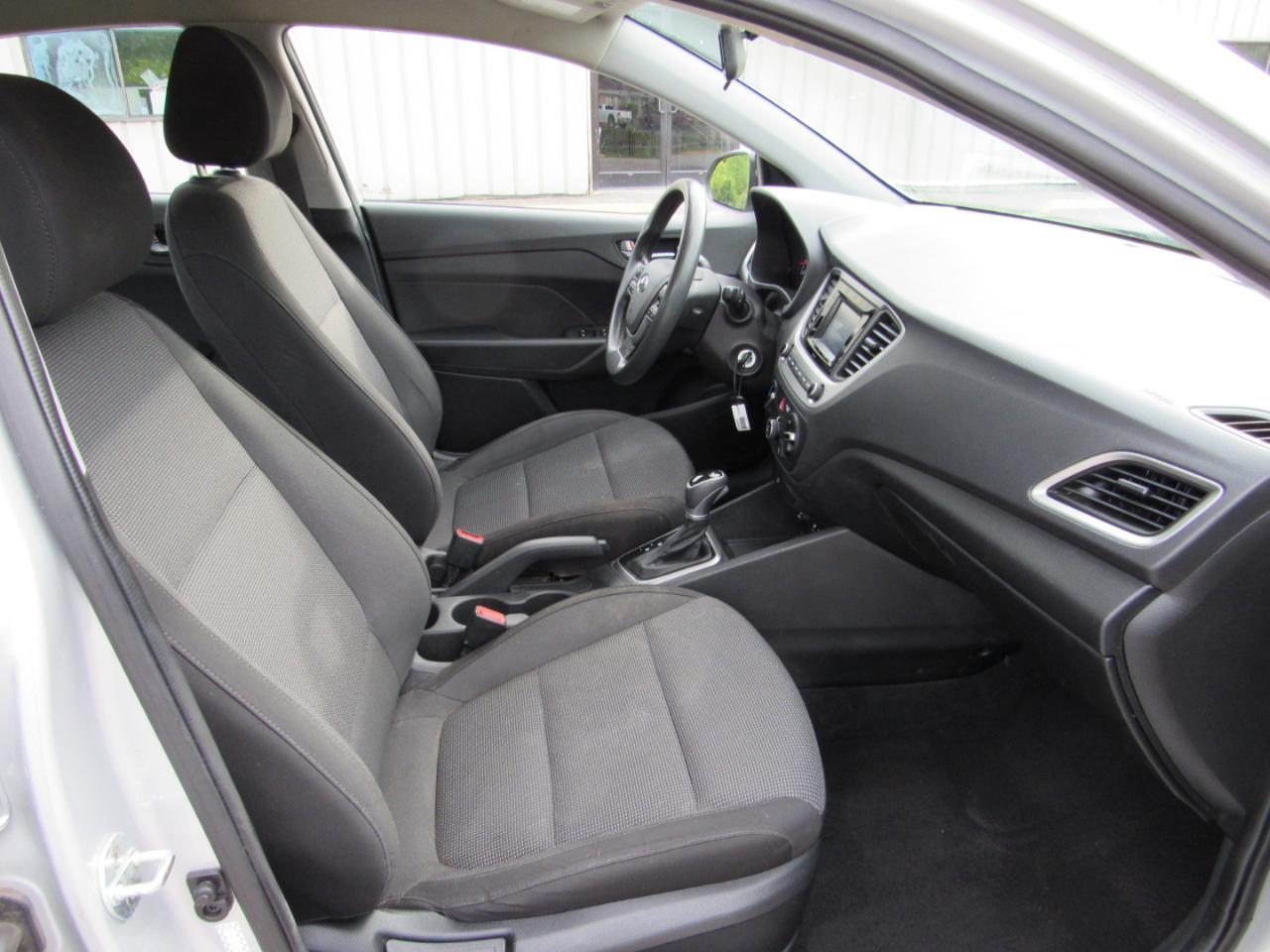 Hyundai Accent SE Sedan IVT 2021