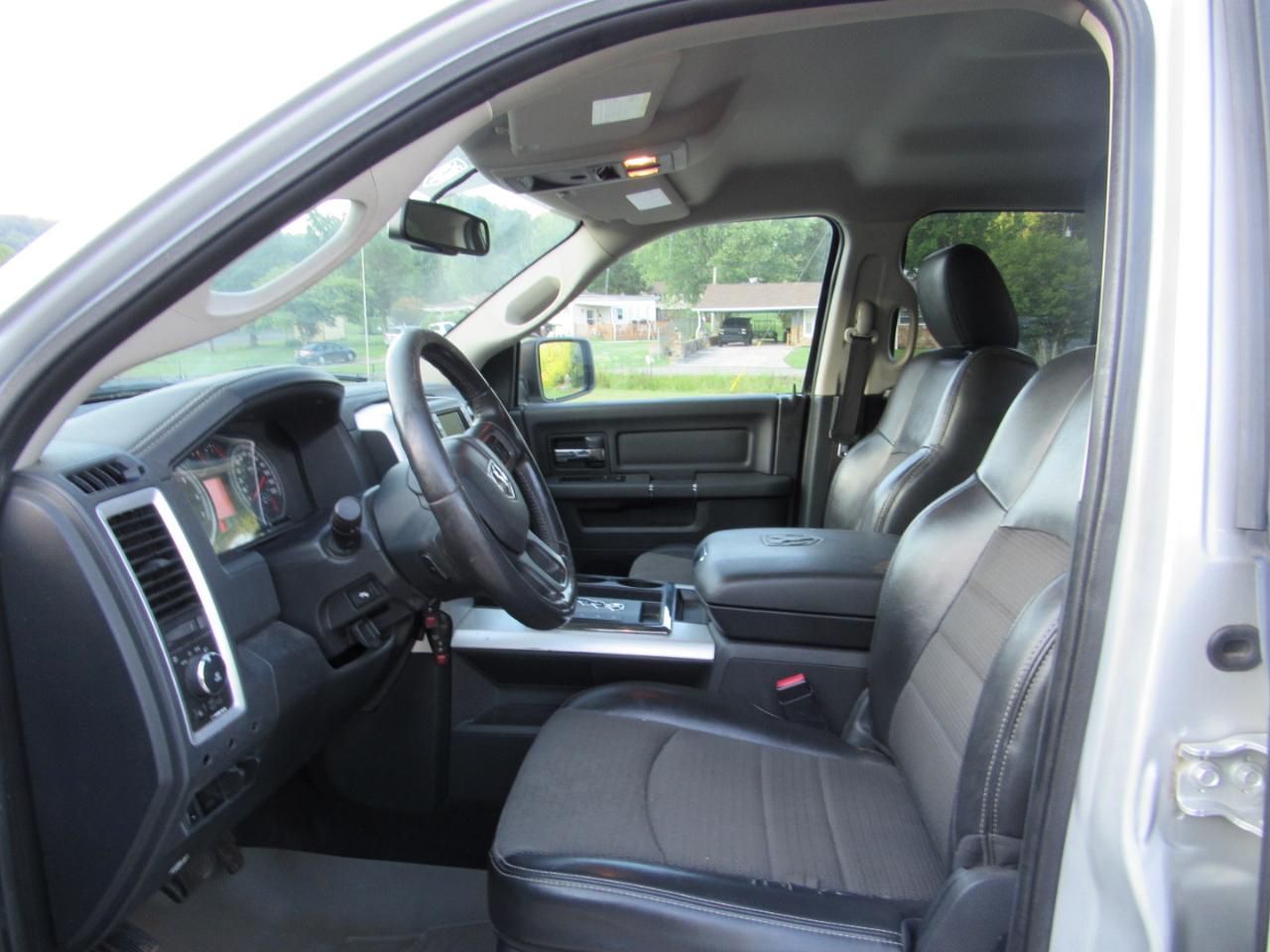RAM 1500 Sport Quad Cab 4WD 2012
