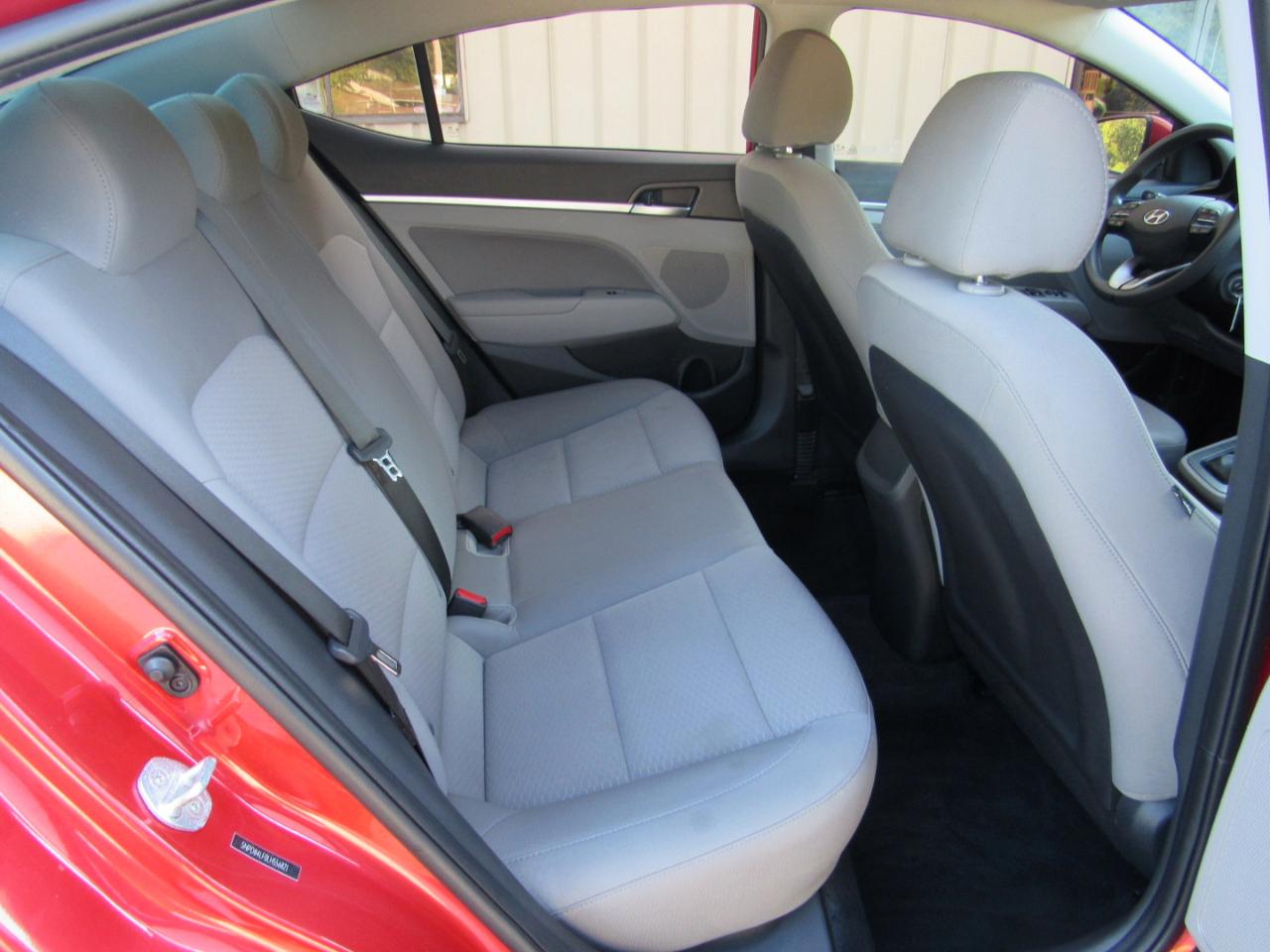 Hyundai Elantra SEL 2020