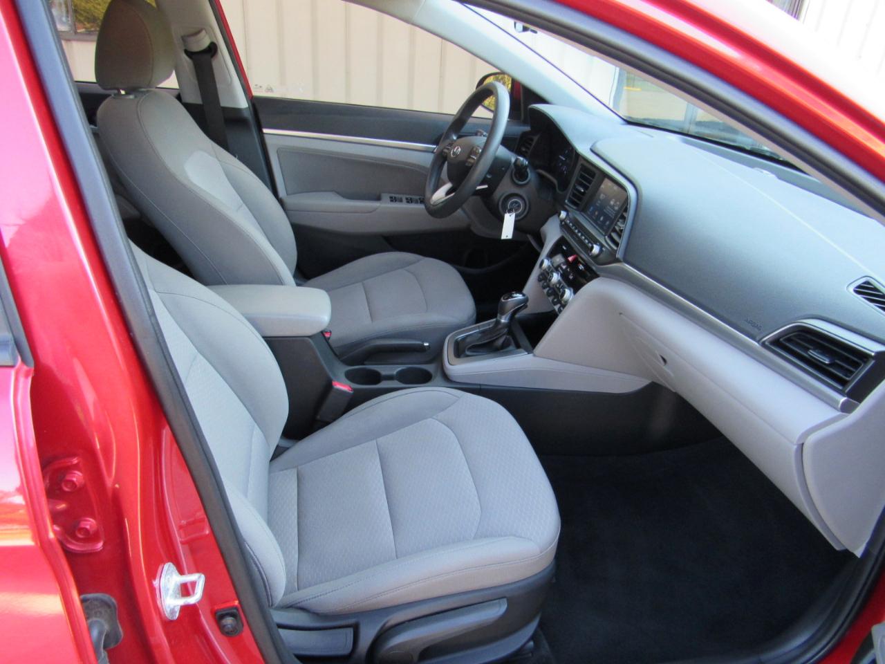 Hyundai Elantra SEL 2020