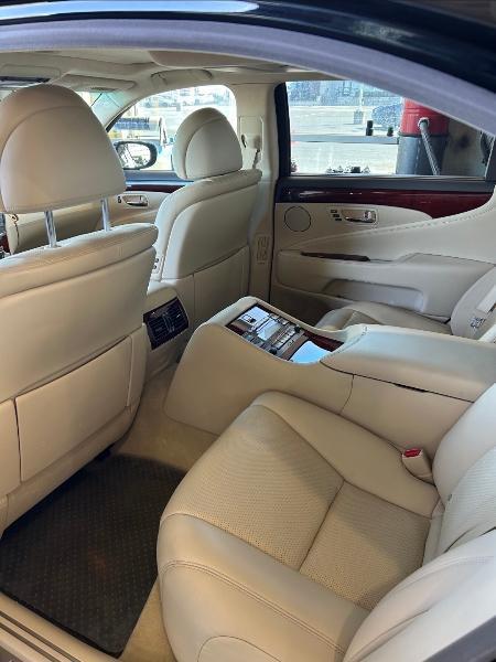 Lexus LS 460 L Luxury Sedan 2012