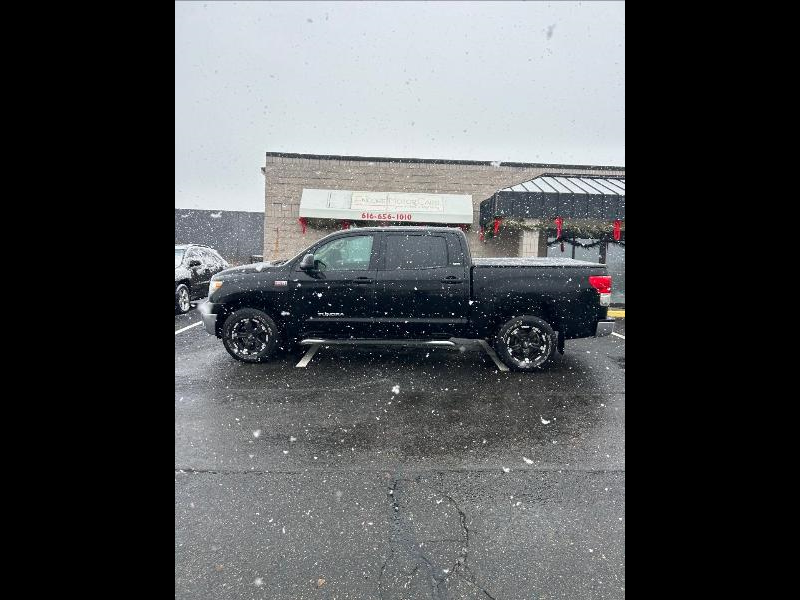 Toyota Tundra 4WD CrewMax 145.7" 5.7L SR5 (Natl) 2010