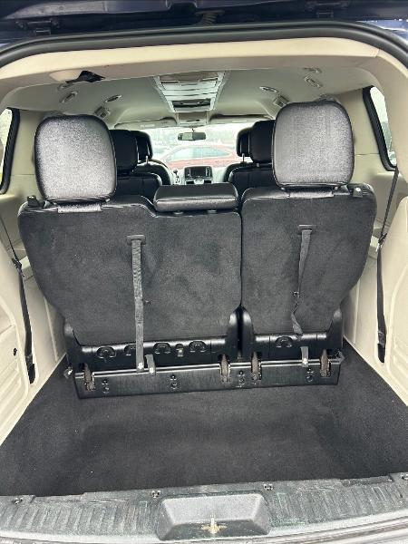 Chrysler Town & Country Touring 2013