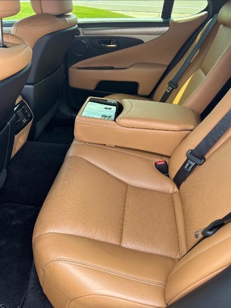 Lexus LS 460 Luxury Sedan AWD 2014