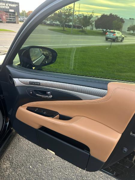 Lexus LS photo 10