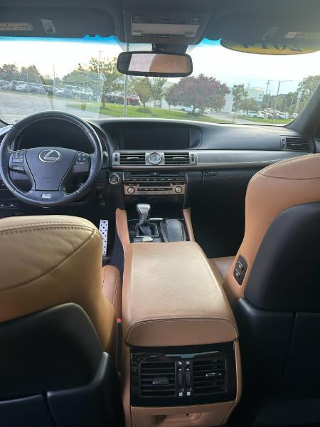 Lexus LS photo 13