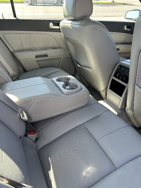 Cadillac STS photo 11