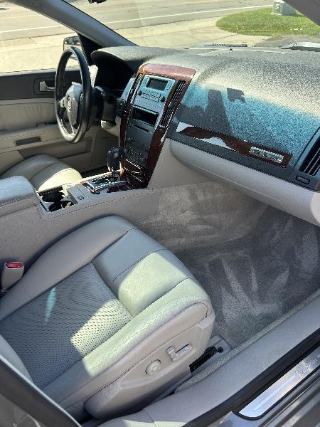 Cadillac STS photo 12