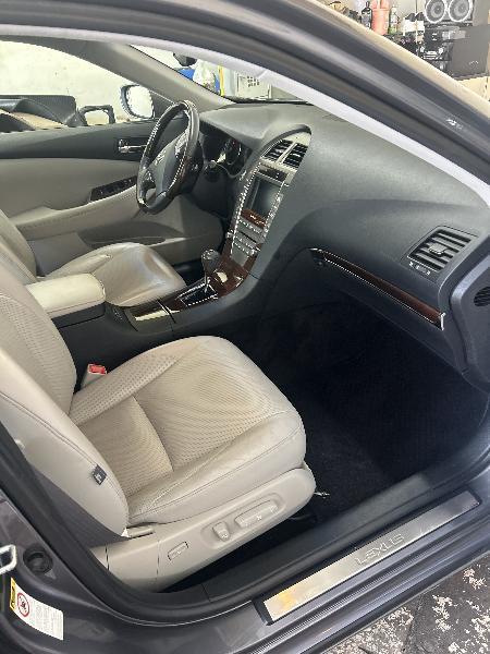 Lexus ES 350 Sedan 2012