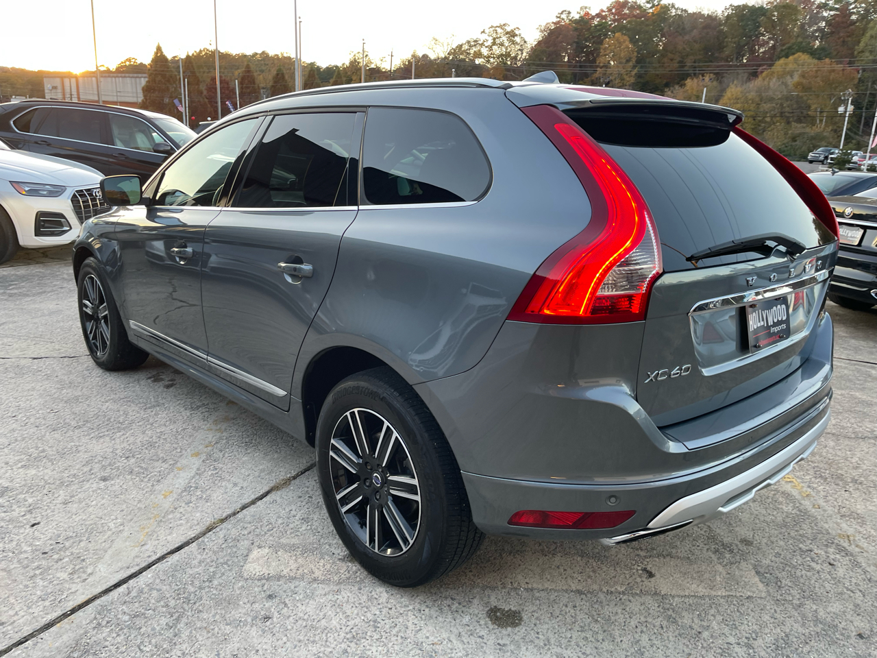 2017 Volvo XC60 T5 Dynamic photo 4