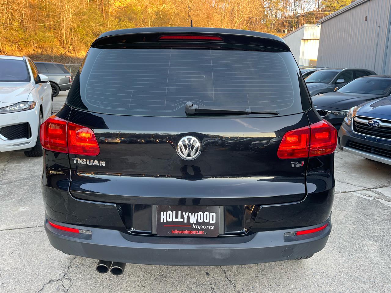 Volkswagen Tiguan S 2017