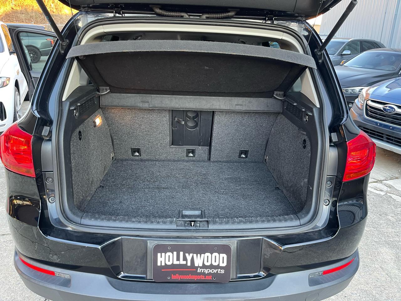 Volkswagen Tiguan S 2017