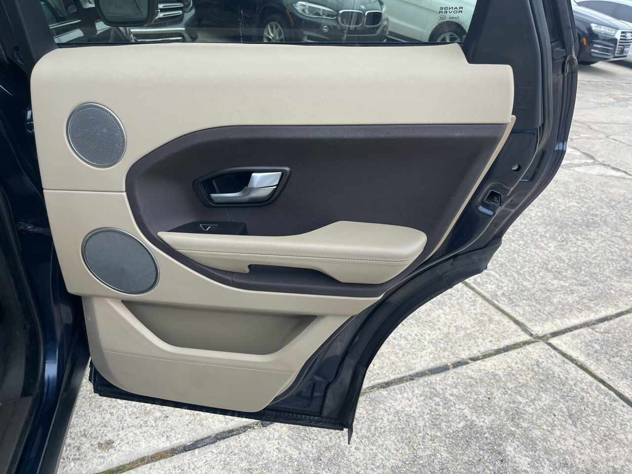 Land Rover Range Rover Evoque Pure Plus 5-Door 2015