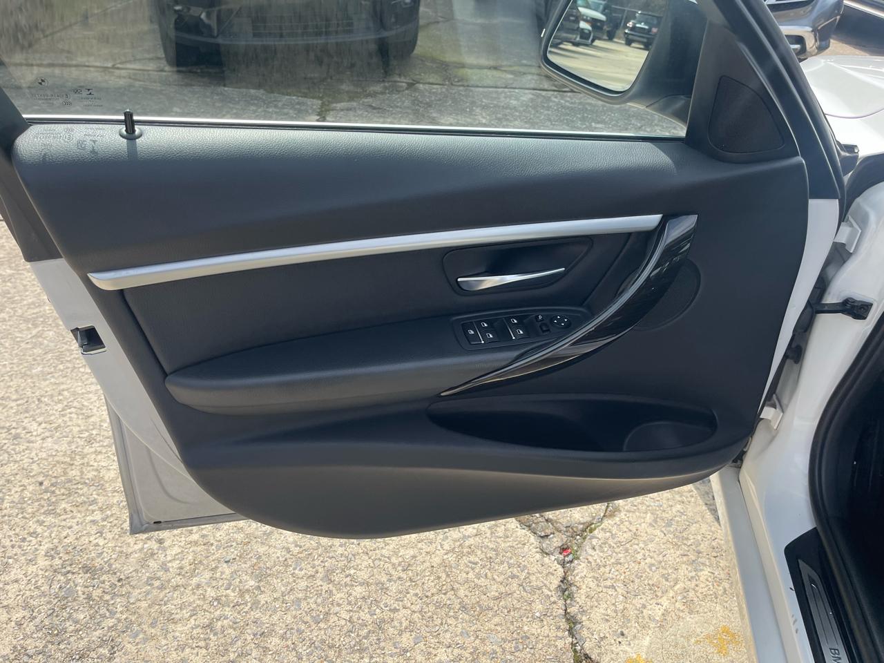 BMW 3-Series 330i SULEV Sedan 2018