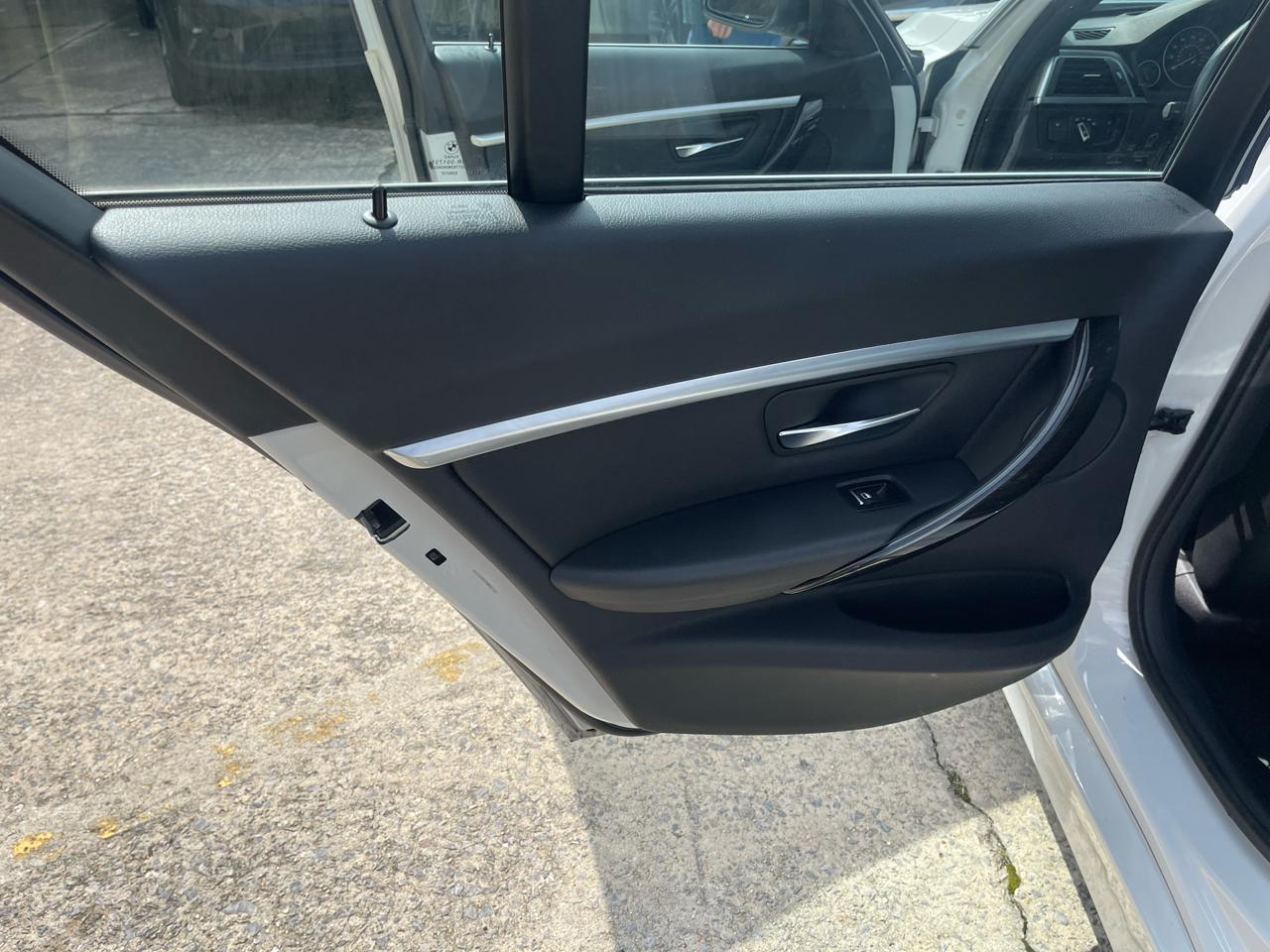 BMW 3-Series 330i SULEV Sedan 2018