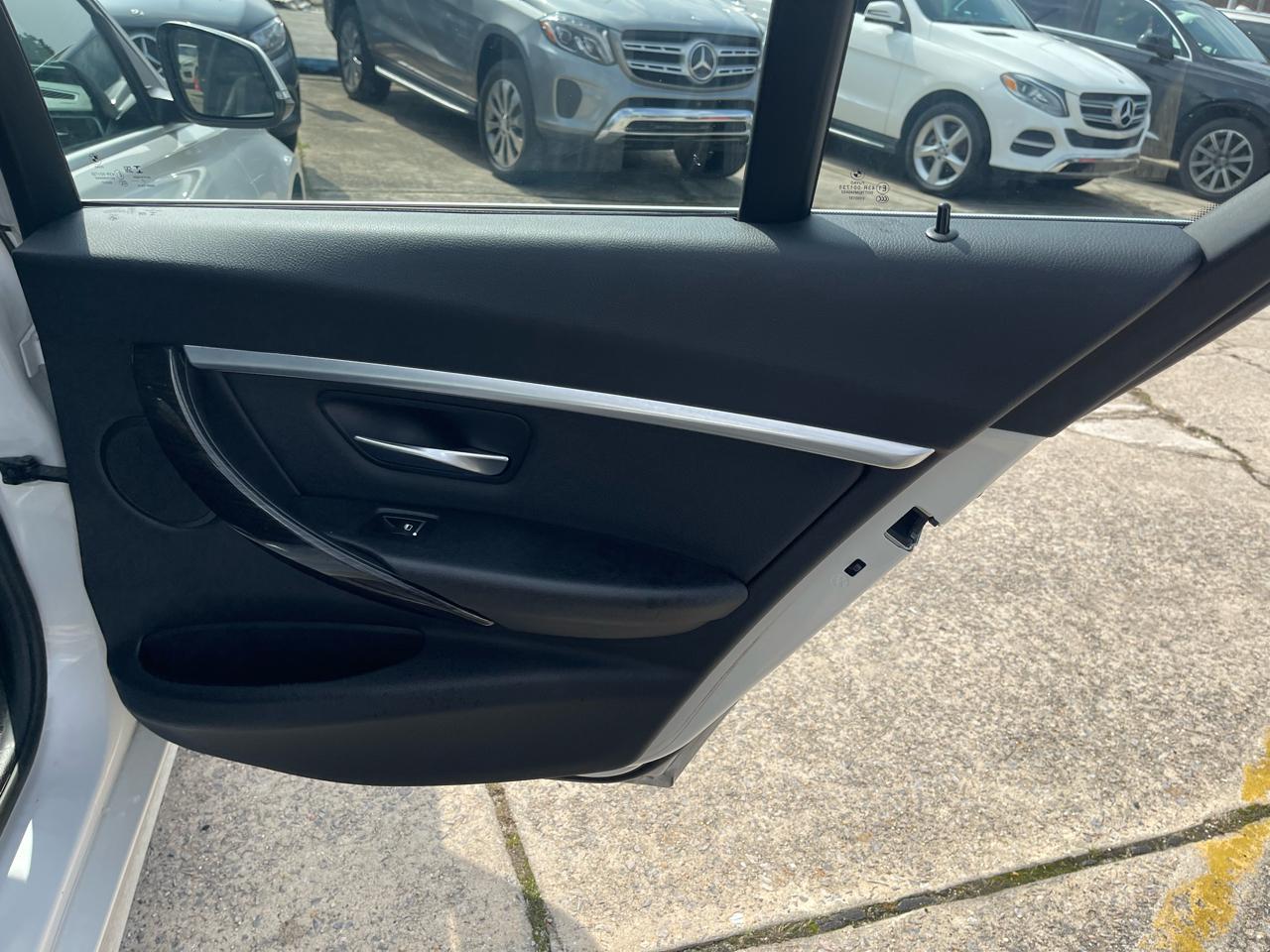 BMW 3-Series 330i SULEV Sedan 2018