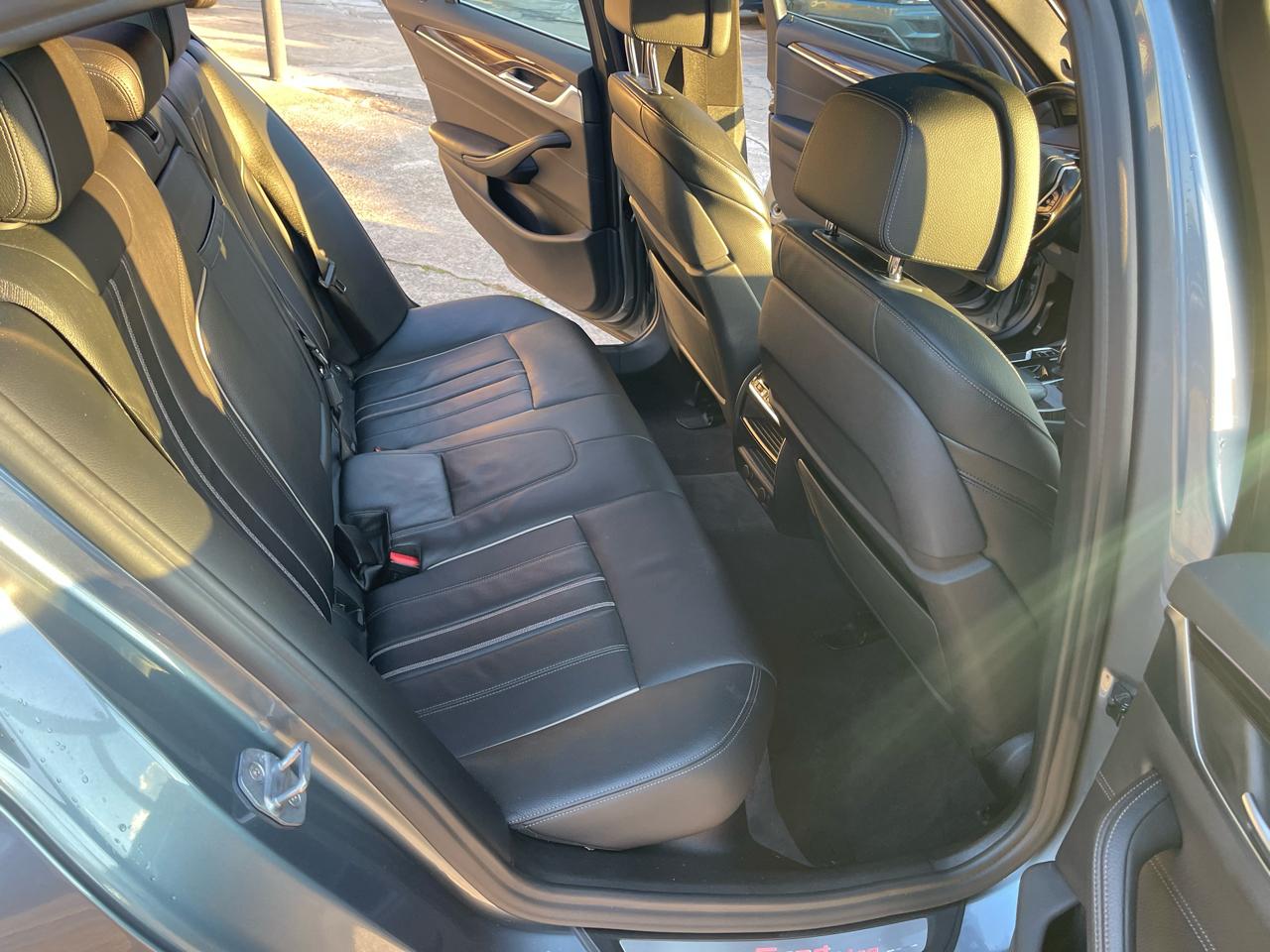 BMW 5-Series 530i xDrive 2018