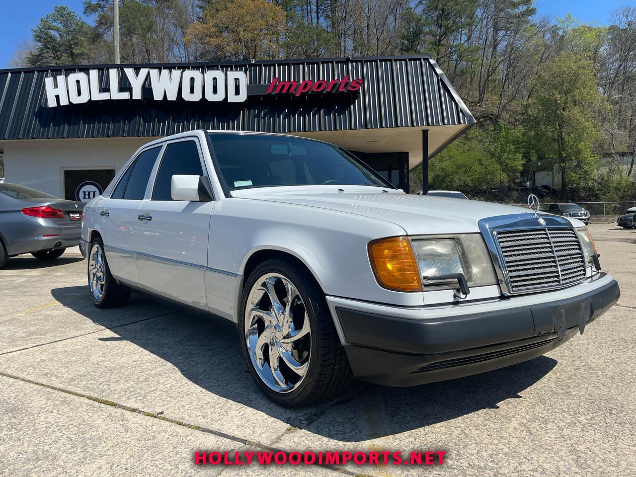 1992 Mercedes-Benz 300 E sedan